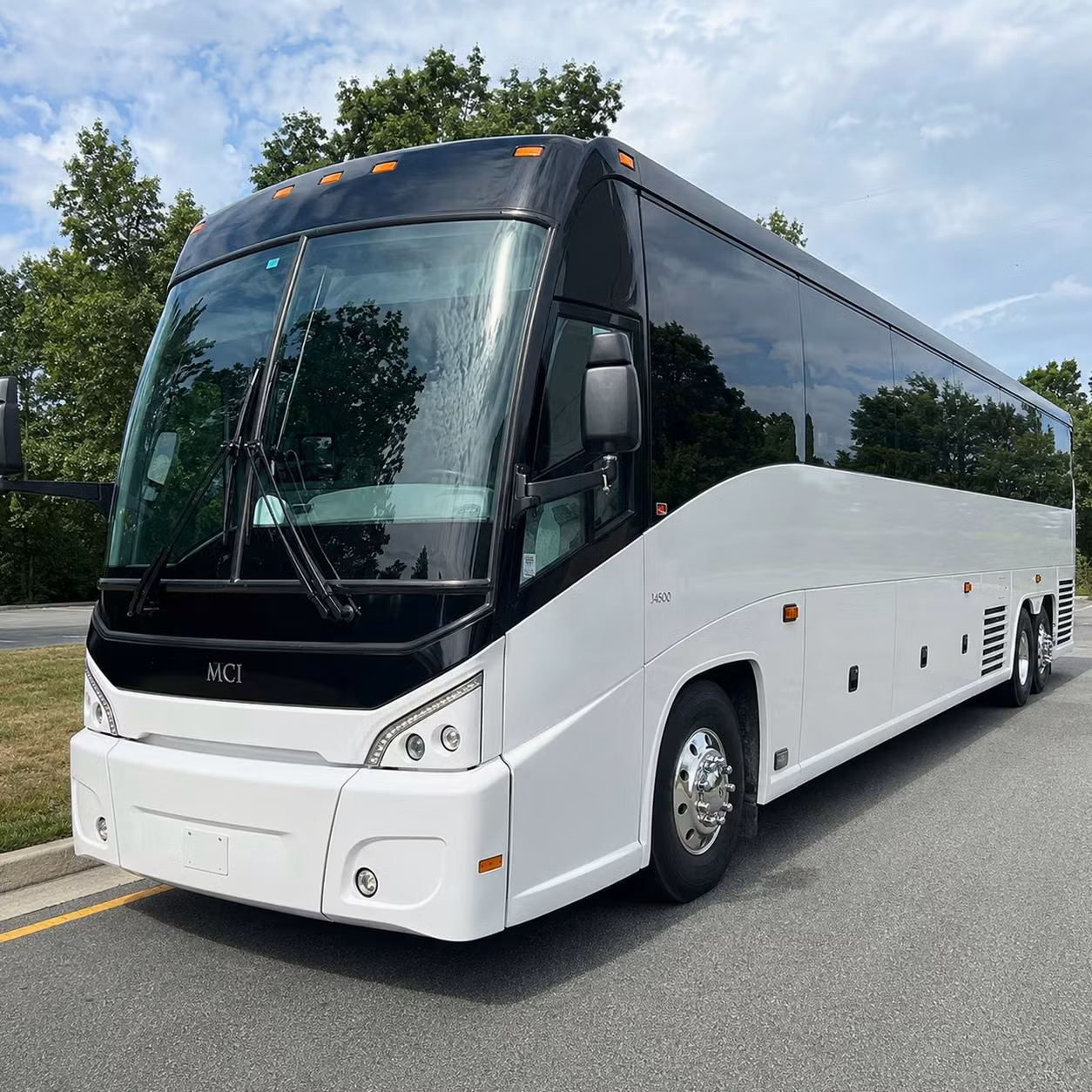 charter bus rentals for large oxnard prom groups and school organized transportation