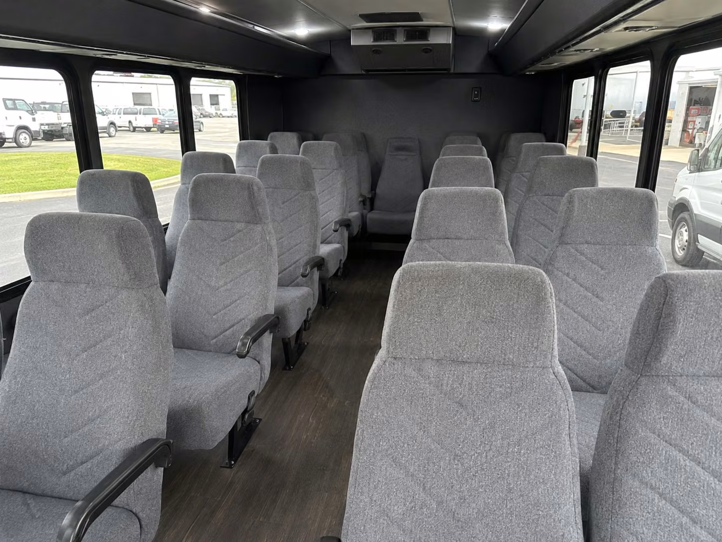 minibus rentals in oxnard for prom friend groups who want their own ride