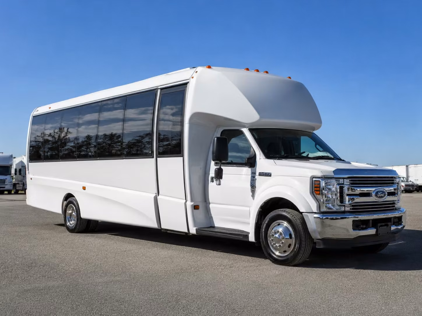 oxnard 20 passenger minibus rental