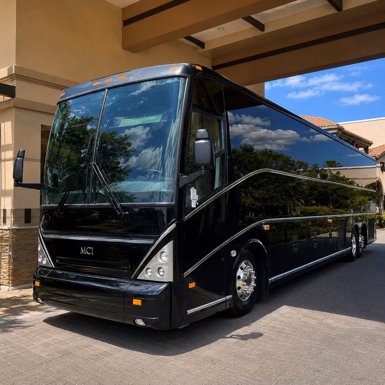 oxnard wedding guest shuttles and ceremony transportation